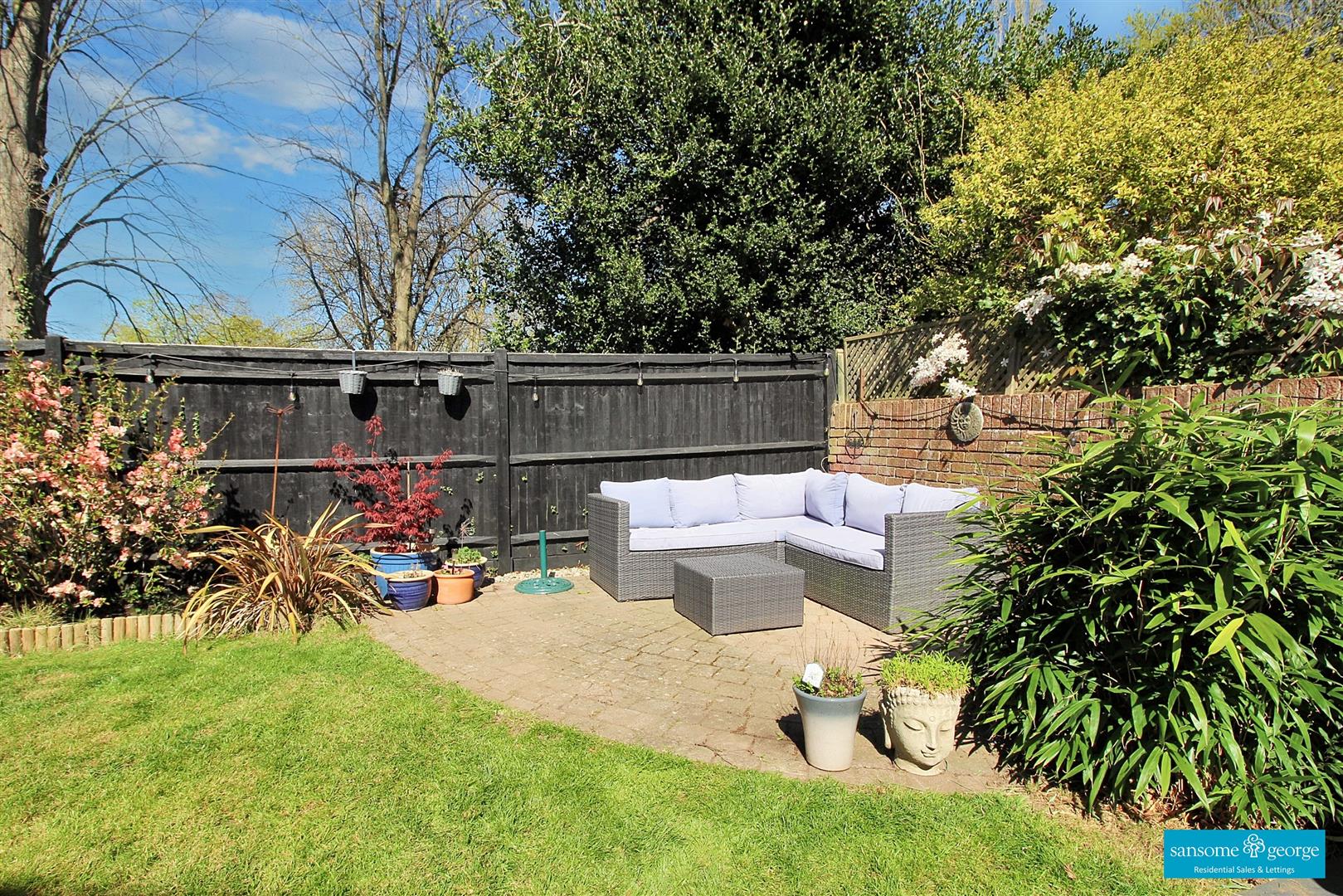Larissa Close, Tilehurst, Reading
